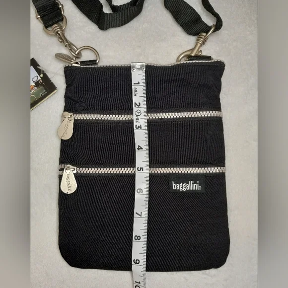 Baggallini NWT 3 Zipper Crossbody Bag - Picture 4 of 5